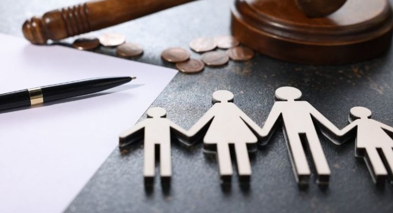 Boşanma Davasında Velayet Nasıl Belirlenir