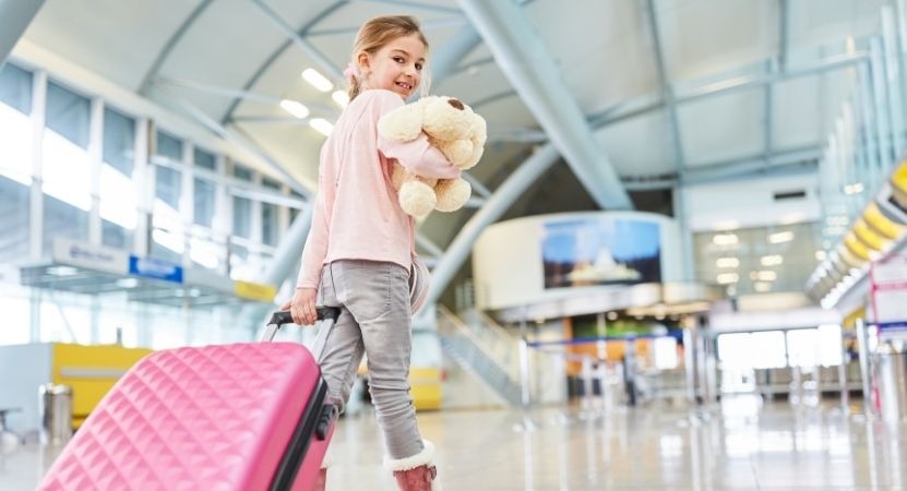 Eşlerden Birinin Ortak Çocuğu Yurt Dışına Çıkarması